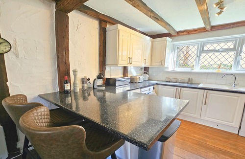 Croyde Cottage | Dove Cott | Sleeps 4 | Central Location