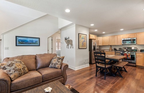 Dover House | Dover Dreamin' - 3 Bedroom 3 Bath Parkside Bungalow