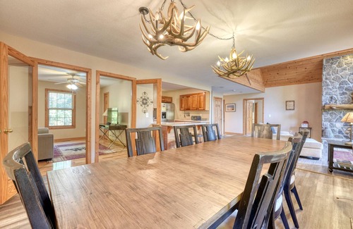 Hiawassee Cabin | Down By the River-Fireplace-Jacuzzi-River Access