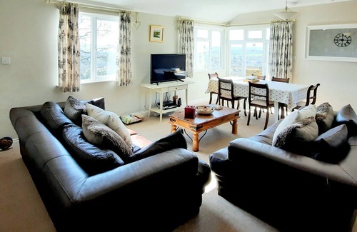 Braunton House | Down Cottage - Sea Views (Hot Tub included in price)