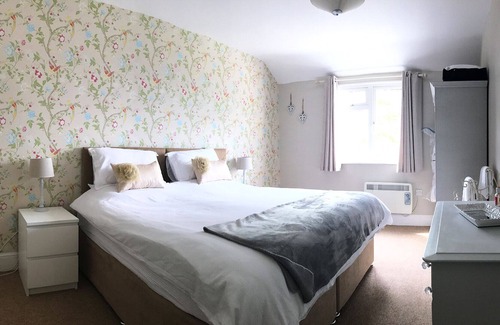 Braunton House | Down Cottage - Sea Views (Hot Tub included in price)