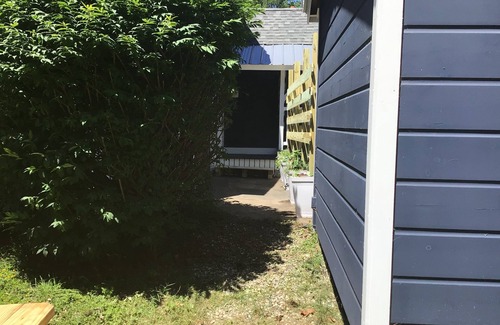 Southern Coast Apartment | Down the road from Bayview Beach on Ferry Rd! Bright, and newly furnished 2 BR.