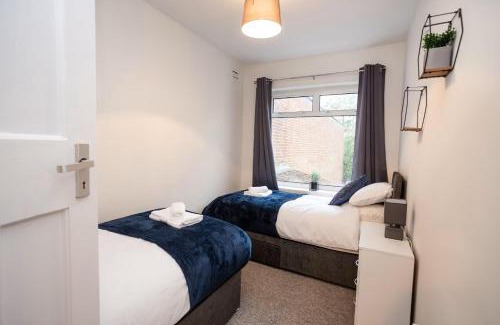 Staple Hill Apartment | Downend-Entire flat -Contractors