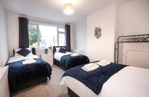 Staple Hill Apartment | Downend-Entire flat -Contractors