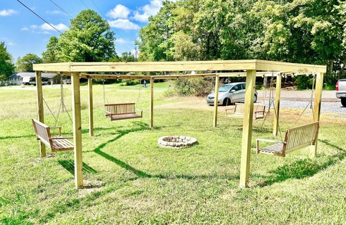 Clarksville Apartment | Downton Westrn Condo/50” TV~250mb WiFi/30%EXTEN’d Stay Discount