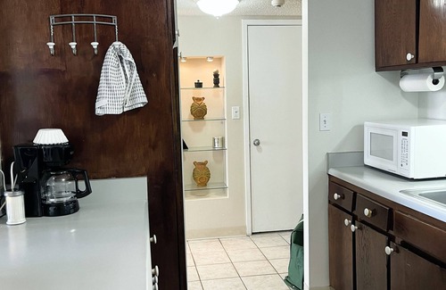 Downtown Tulsa Condo | Downtown 1-bedroom condo in high rise great view!