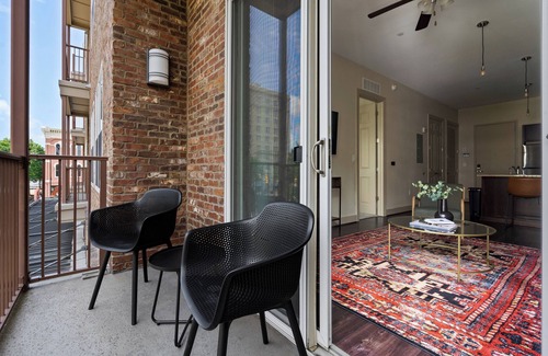 Montgomery Apartment | Downtown 1BR Gem | King Bed & Cozy Vibes