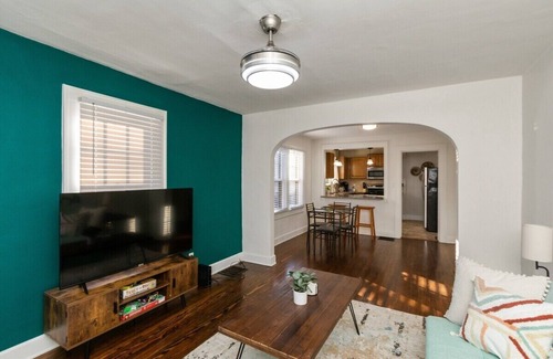 Indianapolis House | Downtown 2 BR Retreat/Discounts for Longer stays