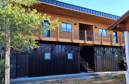 Pinedale Apartment | Downtown 2BD 1.5BA Mountain Town Apt