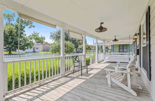 Lake Charles House | Downtown 3 Bedroom Home