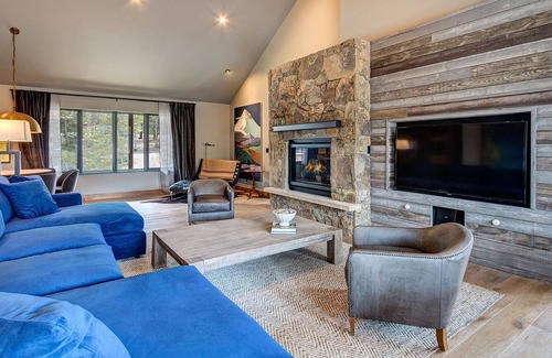 Weisshorn House | Downtown 5 or 8 bed, hot tub, pool table, wet bar, steam room, fire pit