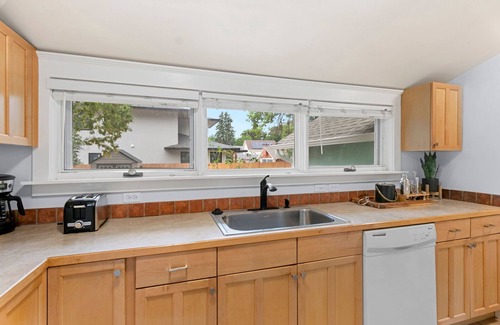 University Park House | Downtown Abode W/Hot Tub – Walk to Csu & Old Town