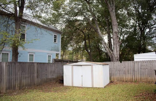 Starkville House | Downtown Access | Cozy | Covered Porch