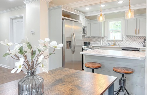 Starkville House | Downtown Access | Modern | Retreat
