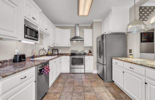 Starkville House | Downtown Access | Private | King Bed
