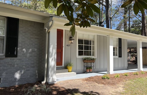 Oxford House | Downtown and Charming!