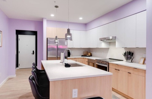 Eighth Avenue Apartment | Downtown Apt-A Swift Walk to Broadway!