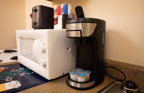 Downtown Pittsburgh Apartment | Downtown Apt | Walk Everywhere | Clean + Safe