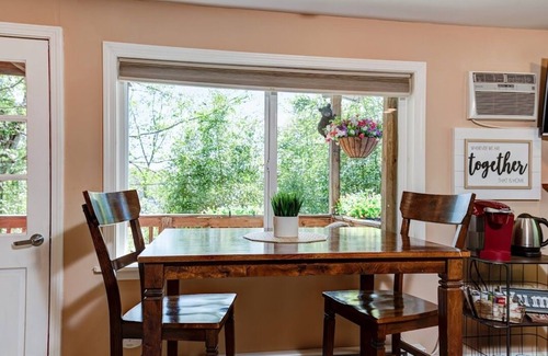 Kenilworth Ski Chalet | Downtown Asheville - Zurich Swiss MNT Chalet #9B/Low Cost Uber