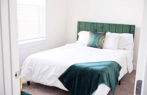 Peoplestown Apartment | Downtown ATL Luxury 1-bedroom with AC and WiFi