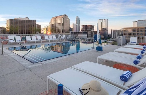 Civic District Condo | Downtown Austin: Luxe 2-Bed Condo with Rooftop Pool & F1 Thrills!n