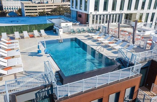 Civic District Condo | Downtown Austin: Luxe 2-Bed Condo with Rooftop Pool & F1 Thrills!n