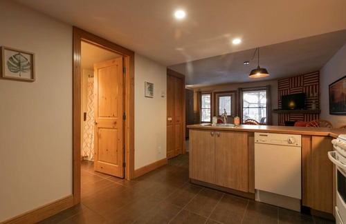 Mont-Tremblant Condo | Downtown Bike in/out Water Play/Park Shuttle