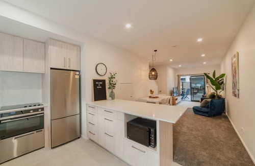 Christchurch City Centre House | Downtown Bliss - 4-BR Retreat Amidst the Cityscape