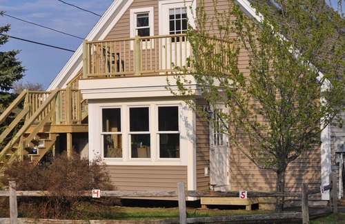 Boothbay Harbor Apartment | Downtown Boothbay Harbor, walk to the Opera House, shops, restaurants and piers