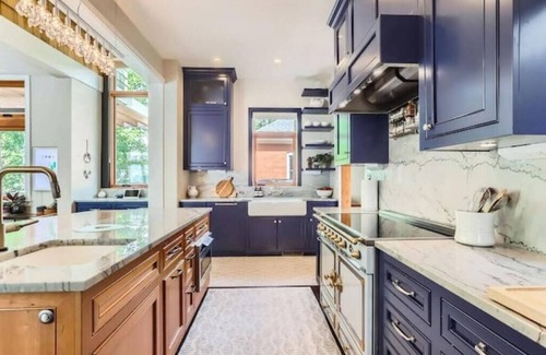 Downtown Apartment | Downtown Boulder Gem – Stylish 5BDR by the Creek