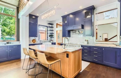 Downtown Apartment | Downtown Boulder Gem – Stylish 5BDR by the Creek