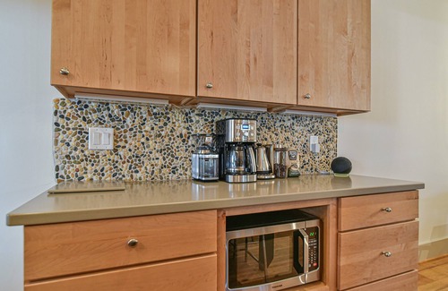 Brevard House | Downtown Brevard - 3 king suites, mountain bike ready, walk!