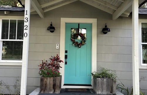 Brunswick House | Downtown Bungalow close to Jekyll & Saint Simons Island