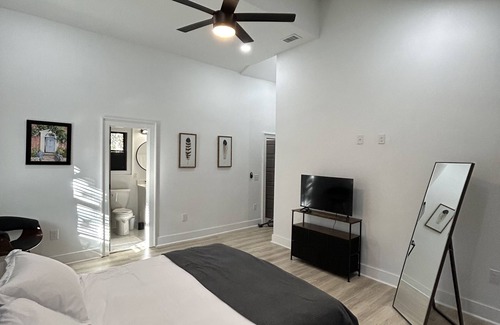 Westside Cottage | Downtown Charleston cottage, next to Hampton Park. Great location!!