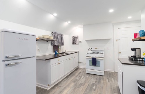 Buffalo Apartment | Downtown Clean Historic Place Minutes To Anywhere