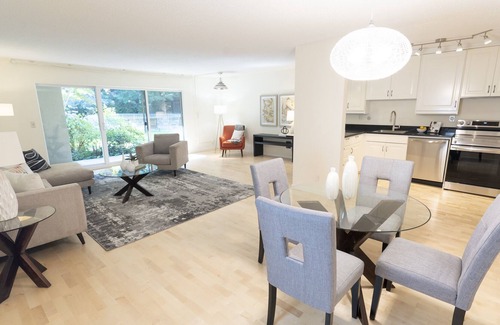 Goose Hollow Condo | Downtown condo at the foot of Washington Park