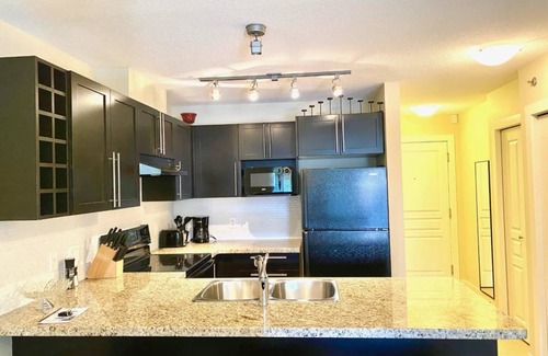 Central Okanagan House | Downtown Condo Resort by the Beach