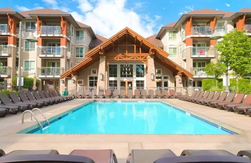 Central Okanagan House | Downtown Condo Resort by the Beach
