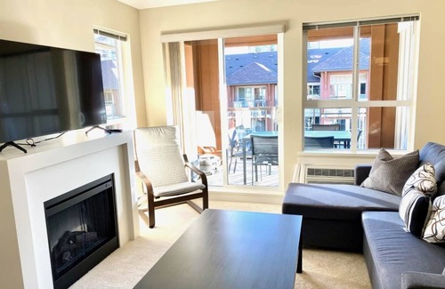 Central Okanagan House | Downtown Condo Resort by the Beach