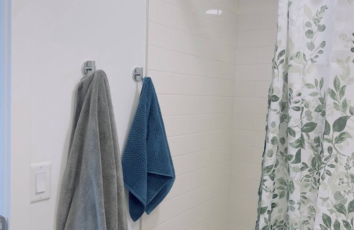 Crescent Heights Condo | Downtown Condo, Stylish & Comfy
