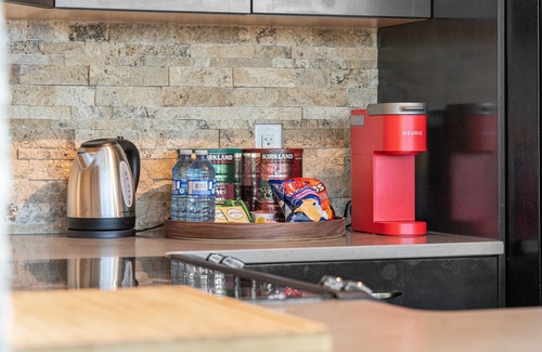 Beltline Condo | Downtown Condo with Calgary Tower Views