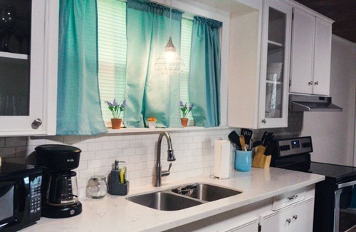 Lake Charles House | Downtown Cottage Getaway