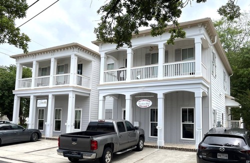 Biloxi Condo | Downtown Darling - 2 beds with balcony near Biloxi Beach & one block to casinos!