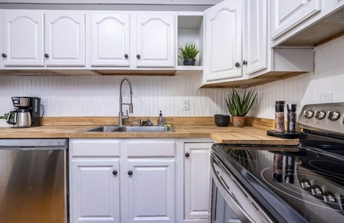 Downtown House | Downtown Delight
