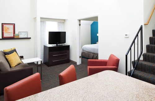 Highland House | Downtown Denver Accommodation w/Living Area | Free Parking & Breakfast