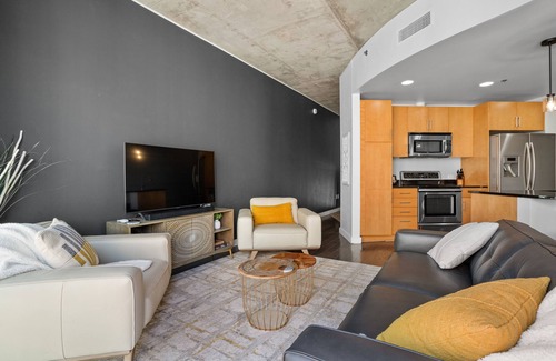 Downtown Denver Condo | Downtown Denver High-Rise with Pool: SPIRE 1204