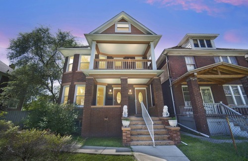 Mexicantown - Southwest Detroit Apartment | Downtown Detroit Adjacent - Southwest 1st Fl Apt 2 Bedroom Apts by Redawning