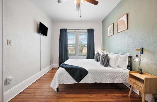 Eustis Apartment | Downtown Digs~King Bed~UPSTAIRS Apartment~Downtown Eustis