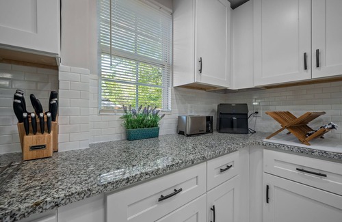 Mechanicsville House | Downtown Dream: 4bd Luxe Oasis Close to Downtown Atlanta