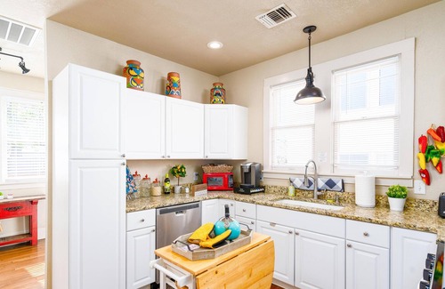 Alta Vista House | Downtown Dreaming *️ 3/2 Entire House *️River Walk*️Alamo